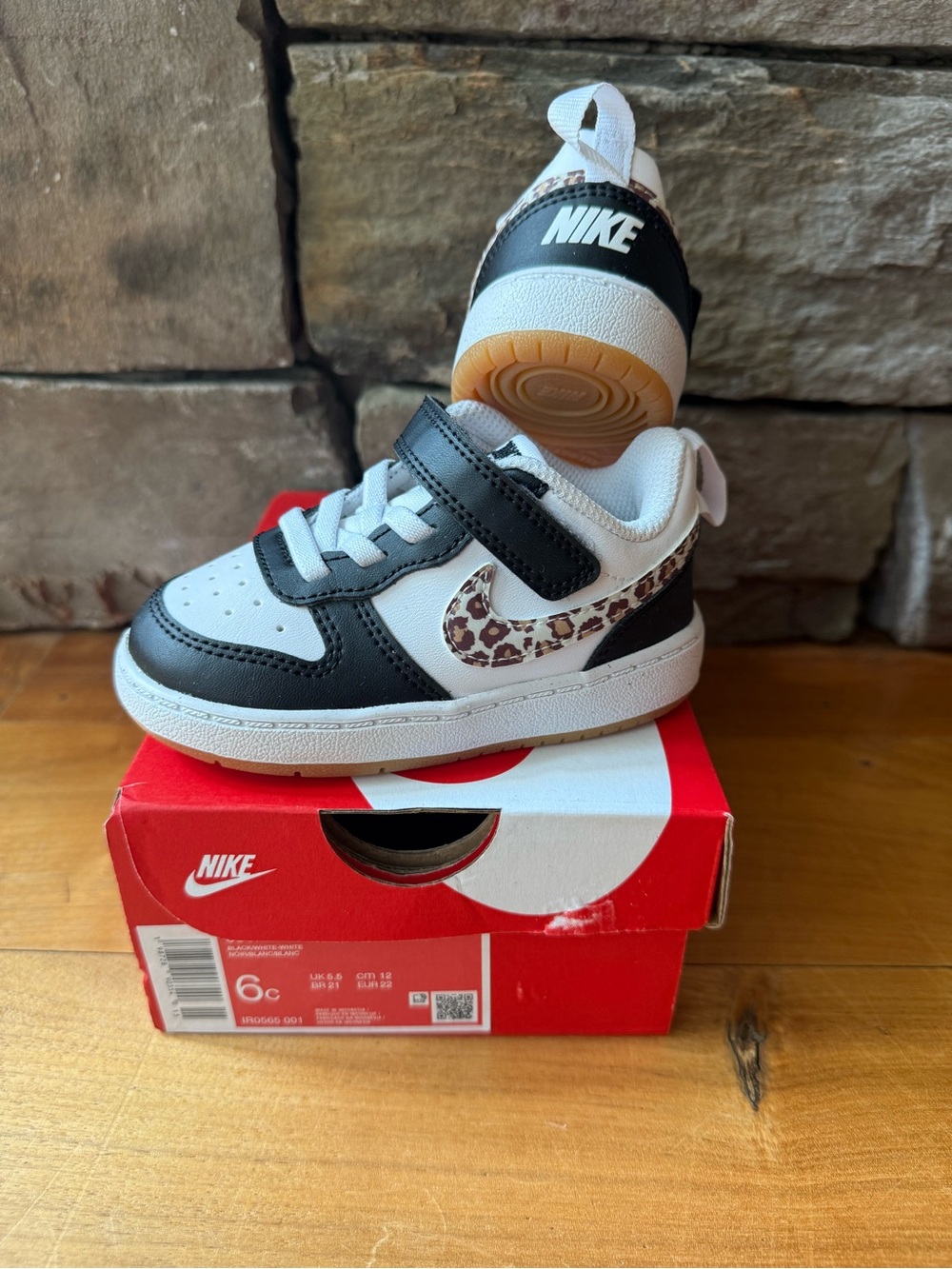 NIB/New Nike Baby Court Borough Low Size 6c